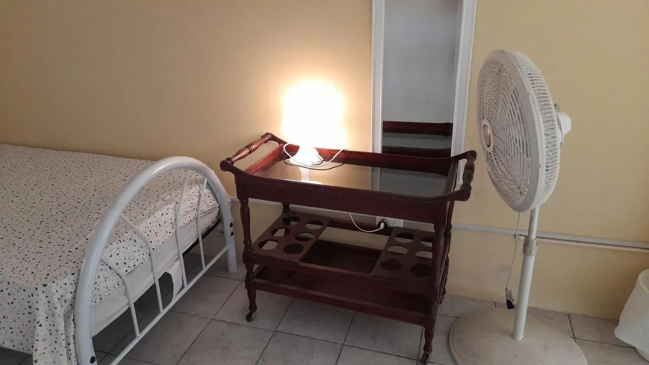 Appartamento Kng6 Kingston Alloggio in famiglia